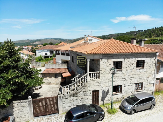 Moradia T3 para Venda em Santo Estêvão Foto 1