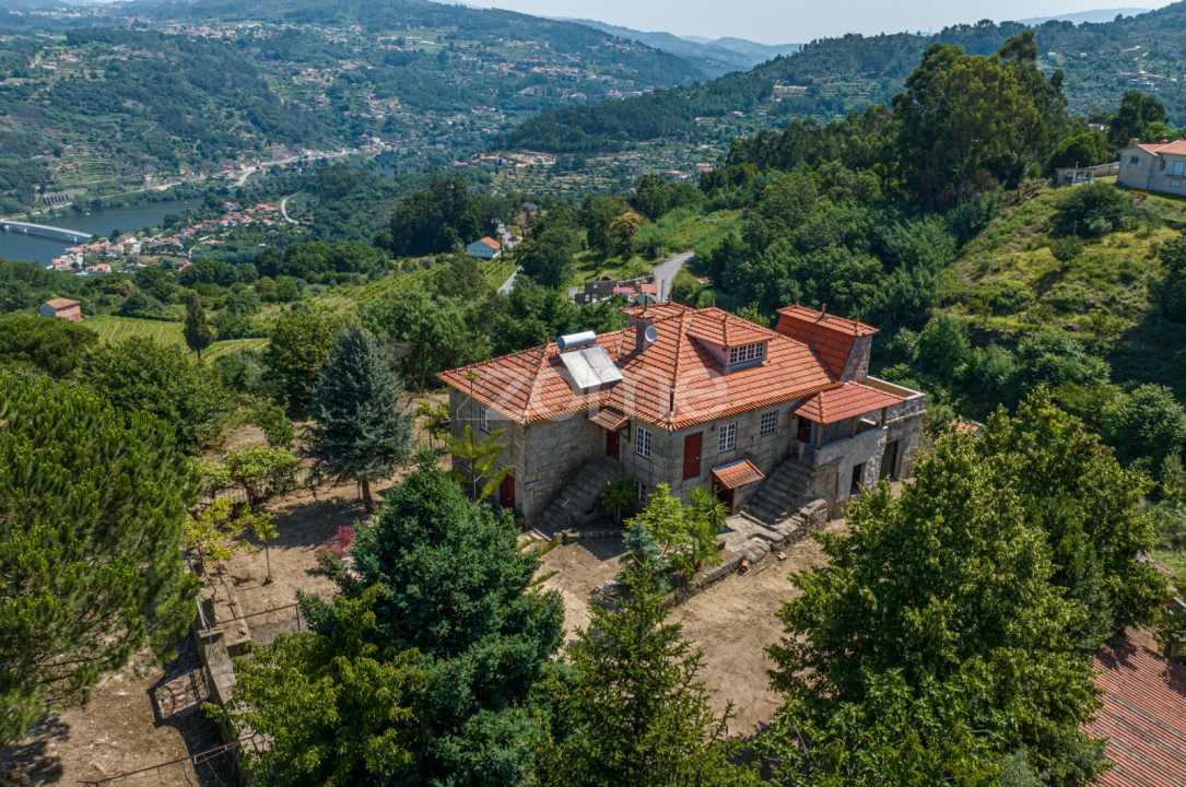 Quinta T3 para Venda em Cinfães Foto 2