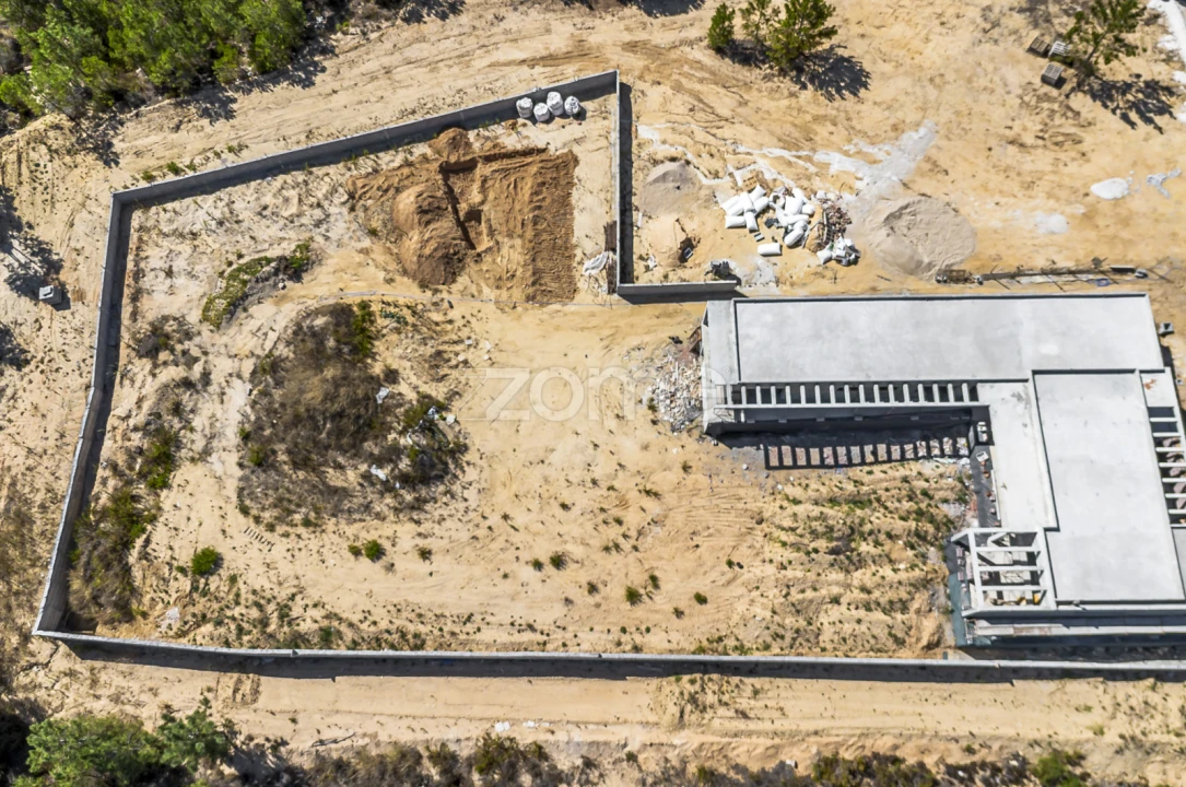 Moradia T4 para Venda em Azambuja Foto 16