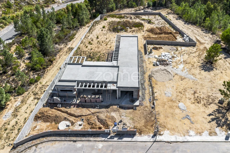 Moradia T4 para Venda em Azambuja Foto 2