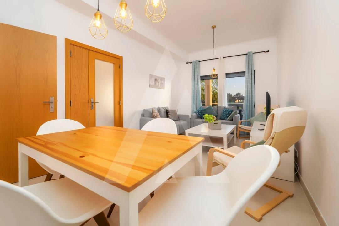 Apartamento T3 para Venda em Santa Barbara de Nexe Foto 8