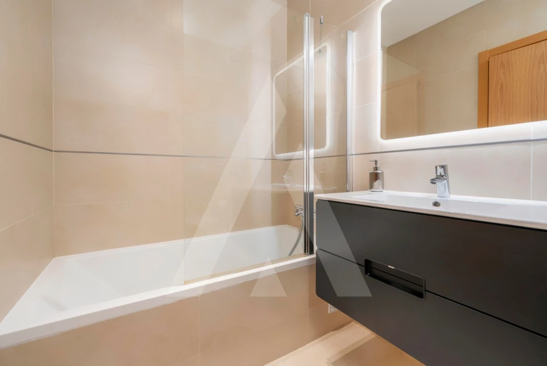 Apartamento T3 para Venda em Santa Barbara de Nexe Foto 25