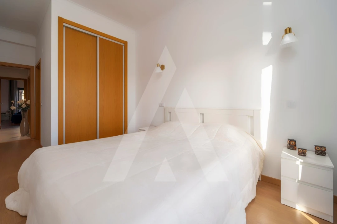 Apartamento T3 para Venda em Santa Barbara de Nexe Foto 19