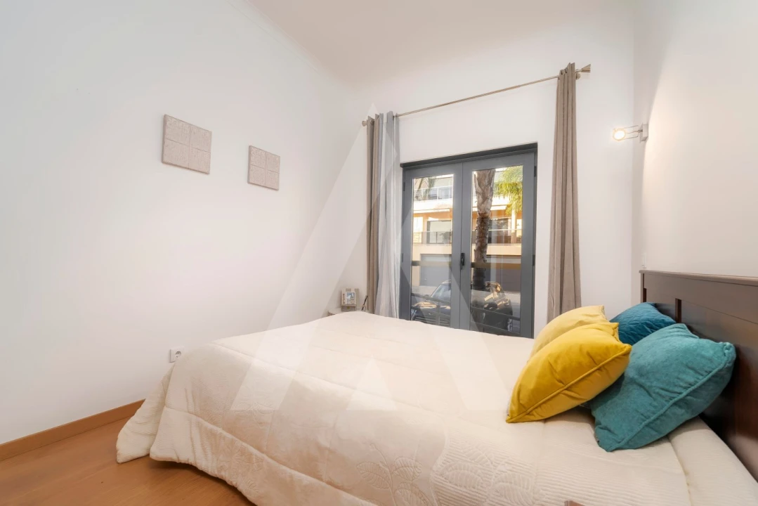 Apartamento T3 para Venda em Santa Barbara de Nexe Foto 30