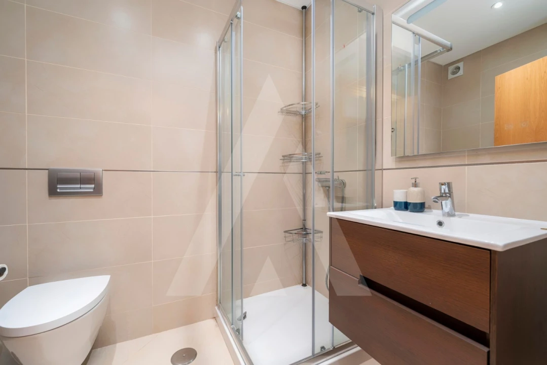 Apartamento T3 para Venda em Santa Barbara de Nexe Foto 32