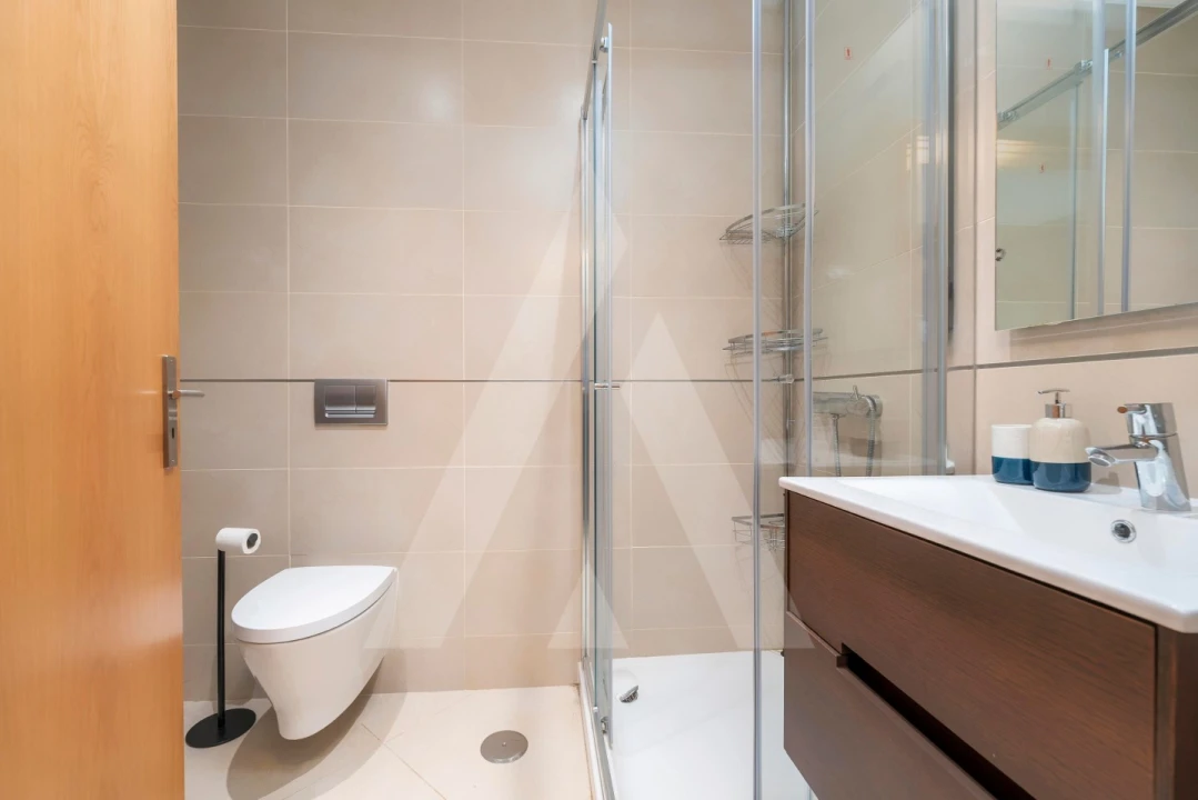 Apartamento T3 para Venda em Santa Barbara de Nexe Foto 33