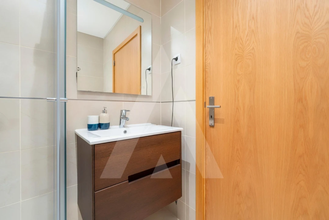 Apartamento T3 para Venda em Santa Barbara de Nexe Foto 34