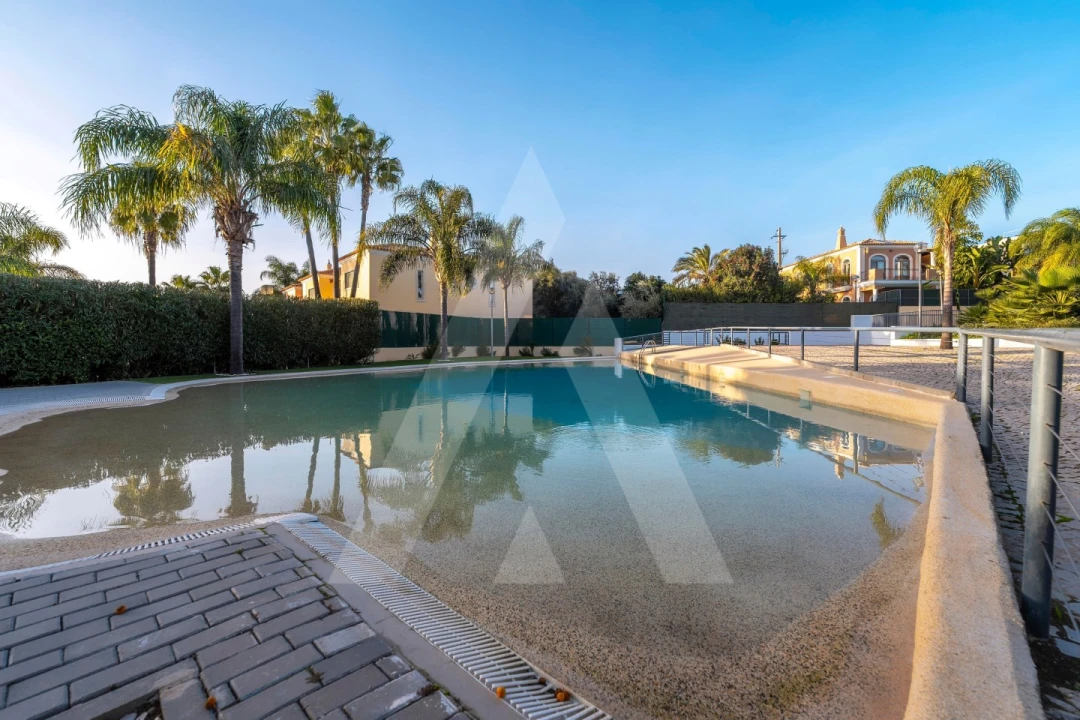 Apartamento T3 para Venda em Santa Barbara de Nexe Foto 49
