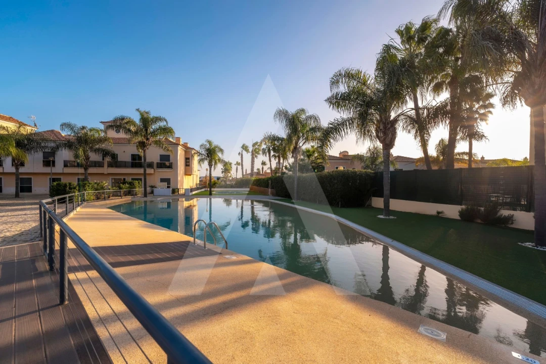 Apartamento T3 para Venda em Santa Barbara de Nexe Foto 46