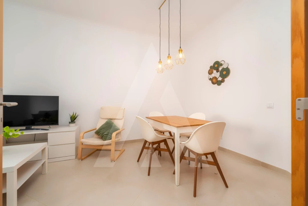 Apartamento T3 para Venda em Santa Barbara de Nexe Foto 7