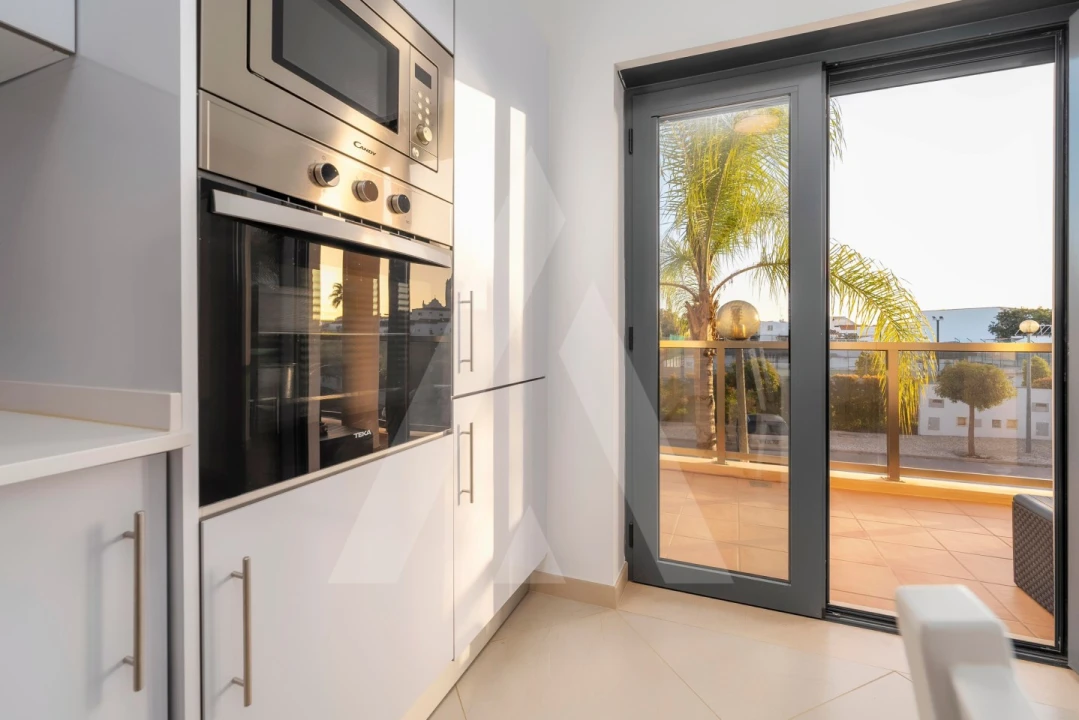 Apartamento T3 para Venda em Santa Barbara de Nexe Foto 17