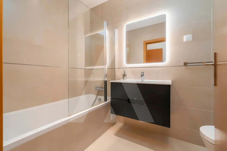 Apartamento T3 para Venda em Santa Barbara de Nexe Foto 24