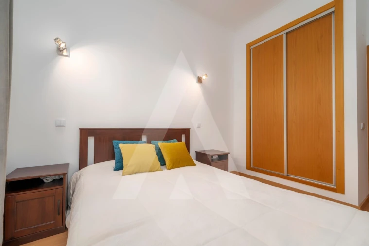 Apartamento T3 para Venda em Santa Barbara de Nexe Foto 31