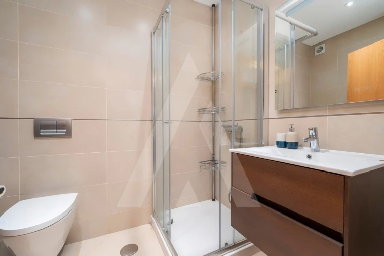 Apartamento T3 para Venda em Santa Barbara de Nexe Foto 32
