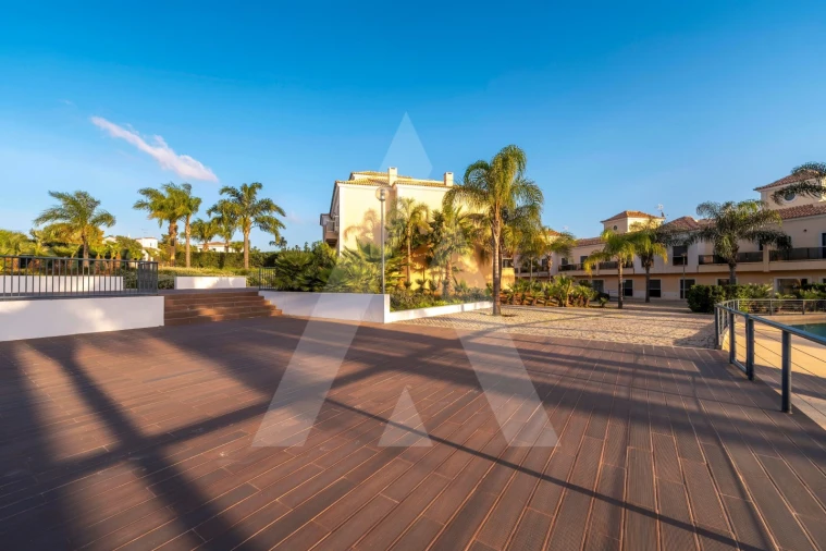 Apartamento T3 para Venda em Santa Barbara de Nexe Foto 51