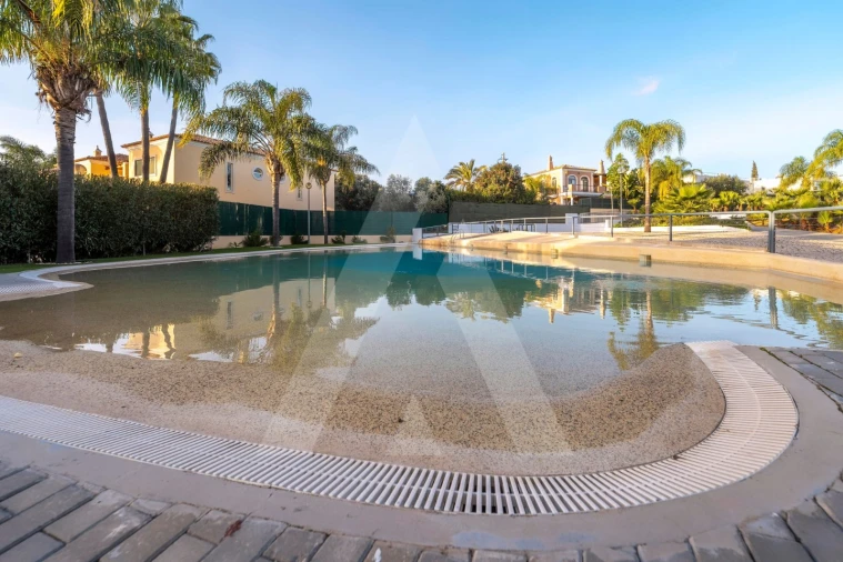 Apartamento T3 para Venda em Santa Barbara de Nexe Foto 42