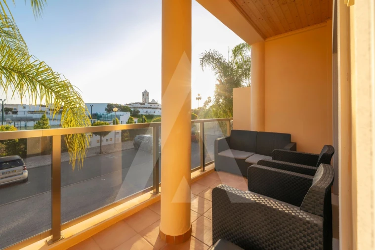 Apartamento T3 para Venda em Santa Barbara de Nexe Foto 36