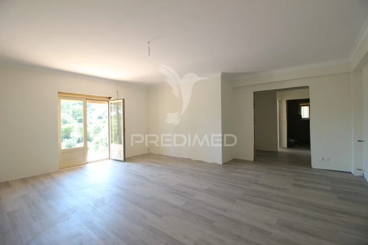 Moradia T5 para Venda em Freixianda, Ribeira do Fárrio e Formigais Foto 3