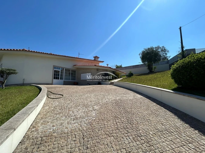 Moradia T3 para Venda em Serzedelo Foto 2