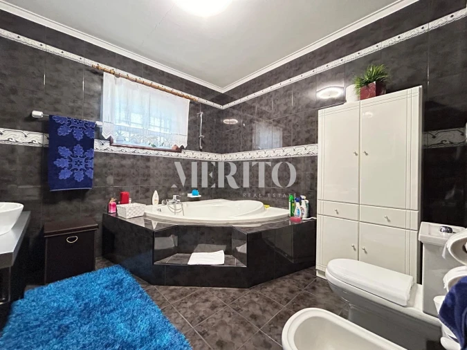 Moradia T3 para Venda em Serzedelo Foto 17