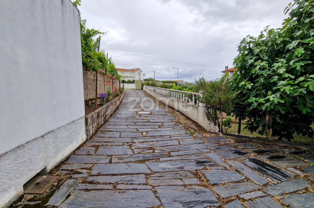 Moradia T10 para Venda em Vila Nova de Foz Côa Foto 11