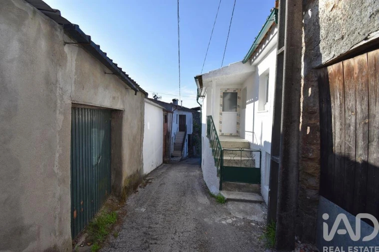 Moradia T2 para Venda em Lamas Foto 25