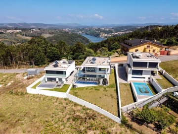 Moradia T5 para Venda em Santa Marinha e São Pedro da Afurada
