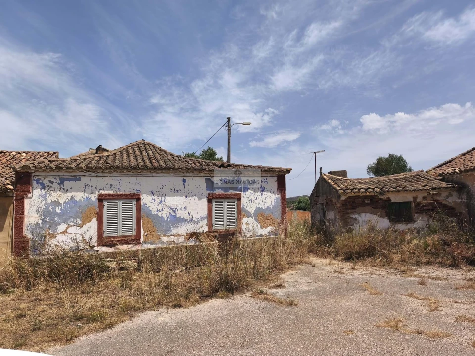 Terreno para Venda em Lagos (São Sebastião e Santa Maria) Foto 1