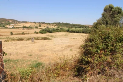 Terreno para Venda em Lagos (São Sebastião e Santa Maria)