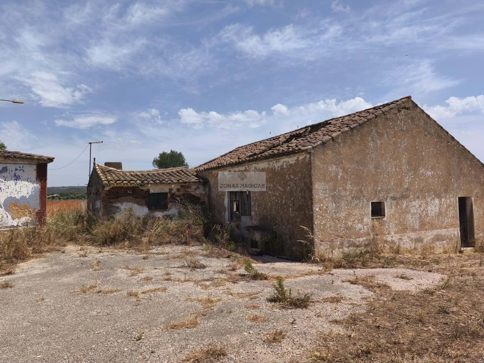 Terreno para Venda em Lagos (São Sebastião e Santa Maria) Foto 3