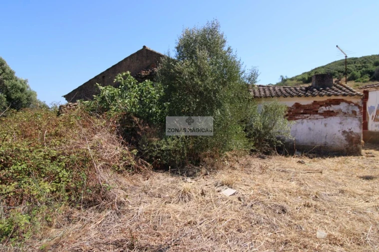 Terreno para Venda em Lagos (São Sebastião e Santa Maria) Foto 4