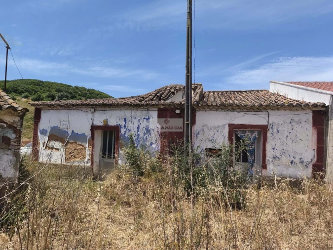 Terreno para Venda em Lagos (São Sebastião e Santa Maria) Foto 2