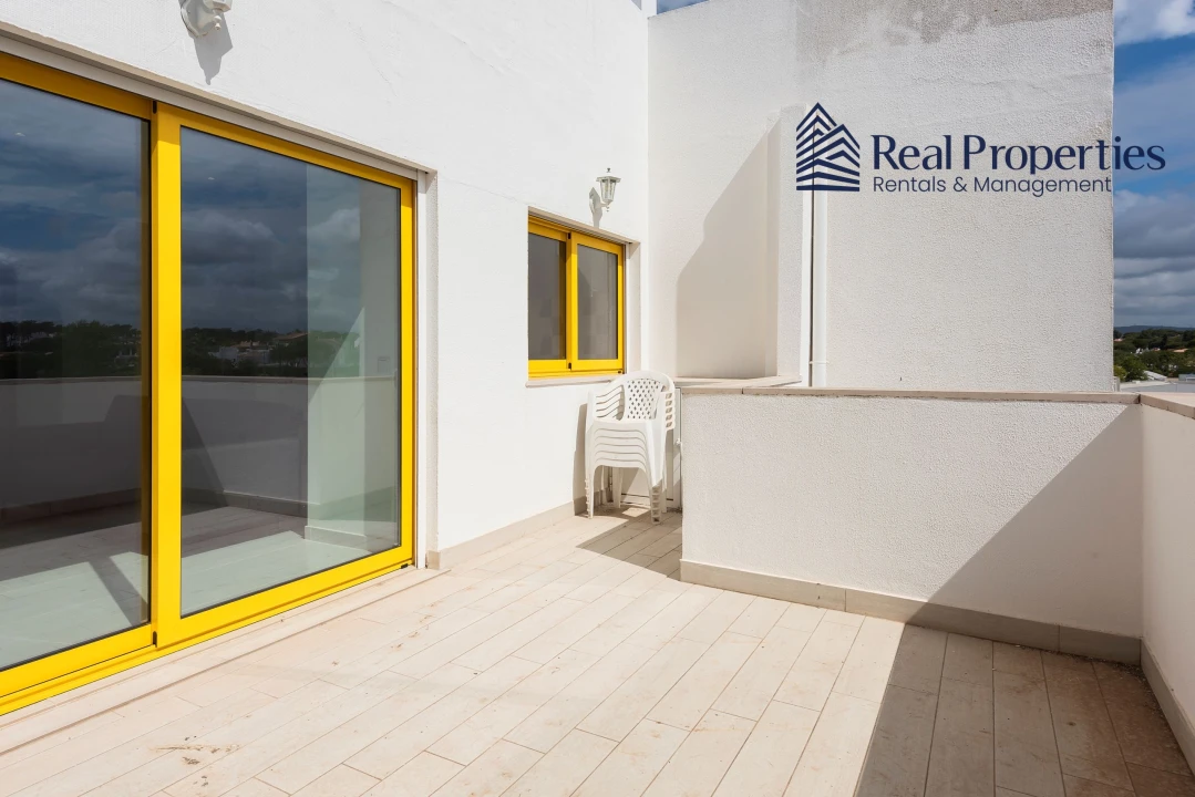 Apartamento T2 para Venda em Quarteira Foto 3