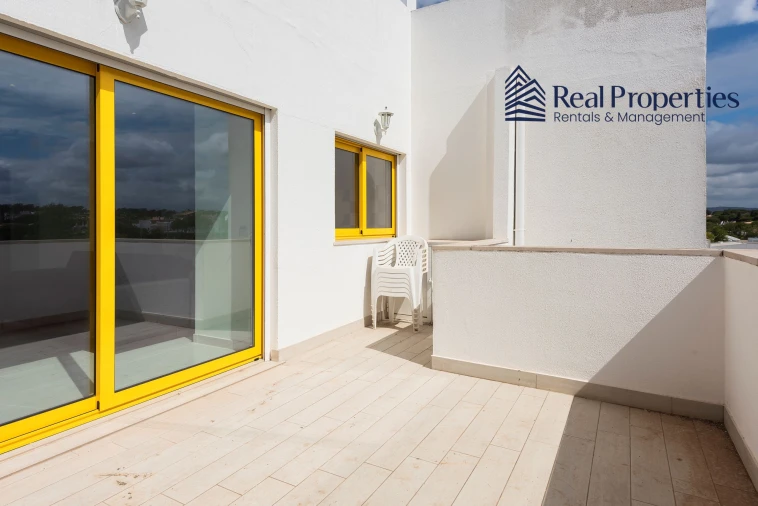 Apartamento T2 para Venda em Quarteira Foto 3