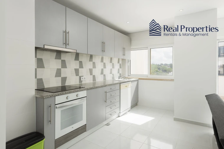 Apartamento T2 para Venda em Quarteira Foto 2