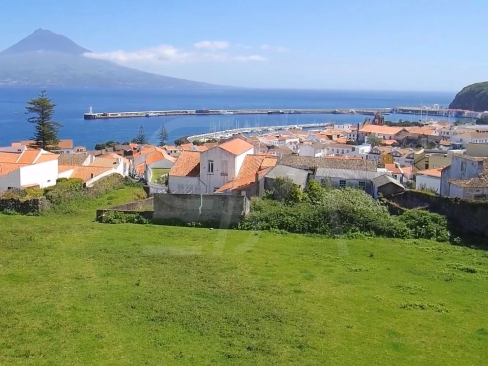 Terreno para Venda em Horta (Matriz) Foto 1