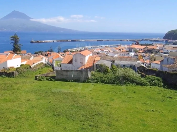 Terreno para Venda em Horta (Matriz)