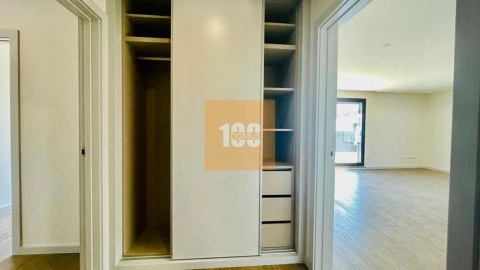 Apartamento T3 para Venda em Cedofeita, Santo Ildefonso, Sé, Miragaia, São Nicolau e Vitória