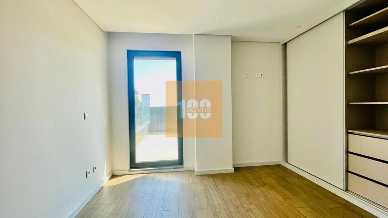 Apartamento T3 para Venda em Cedofeita, Santo Ildefonso, Sé, Miragaia, São Nicolau e Vitória Foto 11
