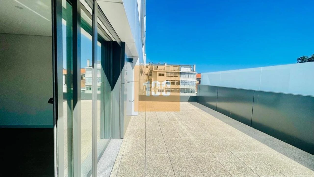 Apartamento T3 para Venda em Cedofeita, Santo Ildefonso, Sé, Miragaia, São Nicolau e Vitória Foto 1