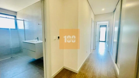 Apartamento T4 para Venda em Cedofeita, Santo Ildefonso, Sé, Miragaia, São Nicolau e Vitória
