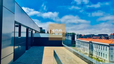 Apartamento T4 para Venda em Cedofeita, Santo Ildefonso, Sé, Miragaia, São Nicolau e Vitória