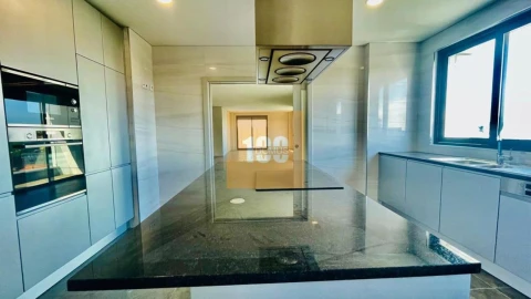 Apartamento T4 para Venda em Cedofeita, Santo Ildefonso, Sé, Miragaia, São Nicolau e Vitória