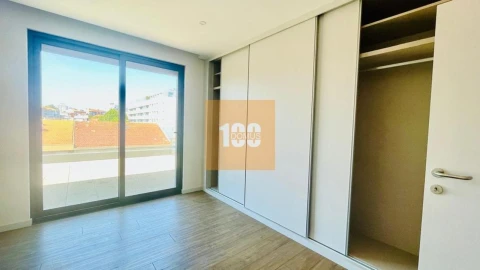 Apartamento T4 para Venda em Cedofeita, Santo Ildefonso, Sé, Miragaia, São Nicolau e Vitória