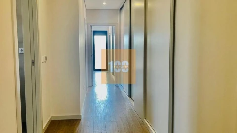 Apartamento T4 para Venda em Cedofeita, Santo Ildefonso, Sé, Miragaia, São Nicolau e Vitória