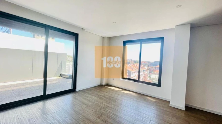 Apartamento T4 para Venda em Cedofeita, Santo Ildefonso, Sé, Miragaia, São Nicolau e Vitória Foto 8