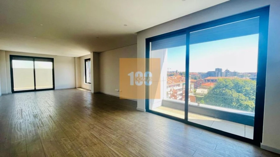 Apartamento T4 para Venda em Cedofeita, Santo Ildefonso, Sé, Miragaia, São Nicolau e Vitória Foto 9