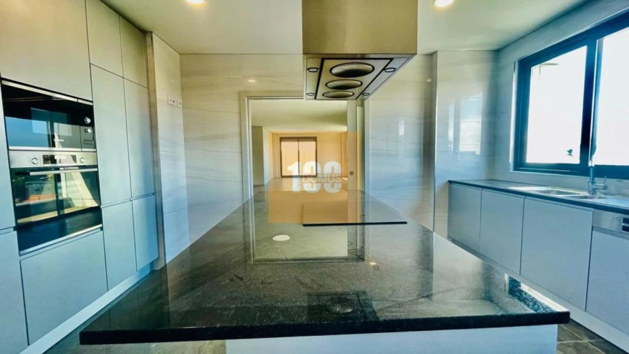 Apartamento T4 para Venda em Cedofeita, Santo Ildefonso, Sé, Miragaia, São Nicolau e Vitória Foto 12