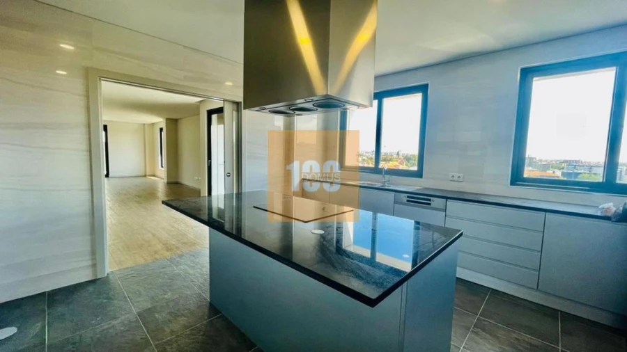 Apartamento T4 para Venda em Cedofeita, Santo Ildefonso, Sé, Miragaia, São Nicolau e Vitória Foto 13