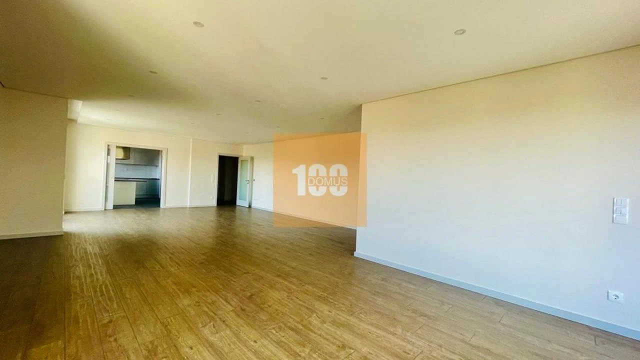 Apartamento T4 para Venda em Cedofeita, Santo Ildefonso, Sé, Miragaia, São Nicolau e Vitória Foto 6